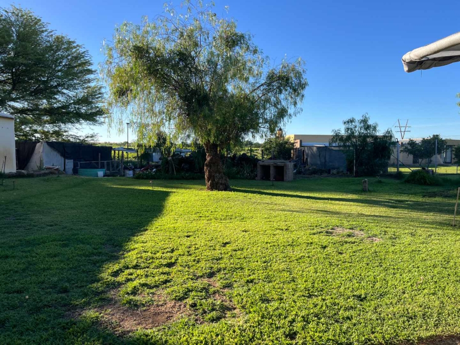 4 Bedroom Property for Sale in Kanoneiland Northern Cape